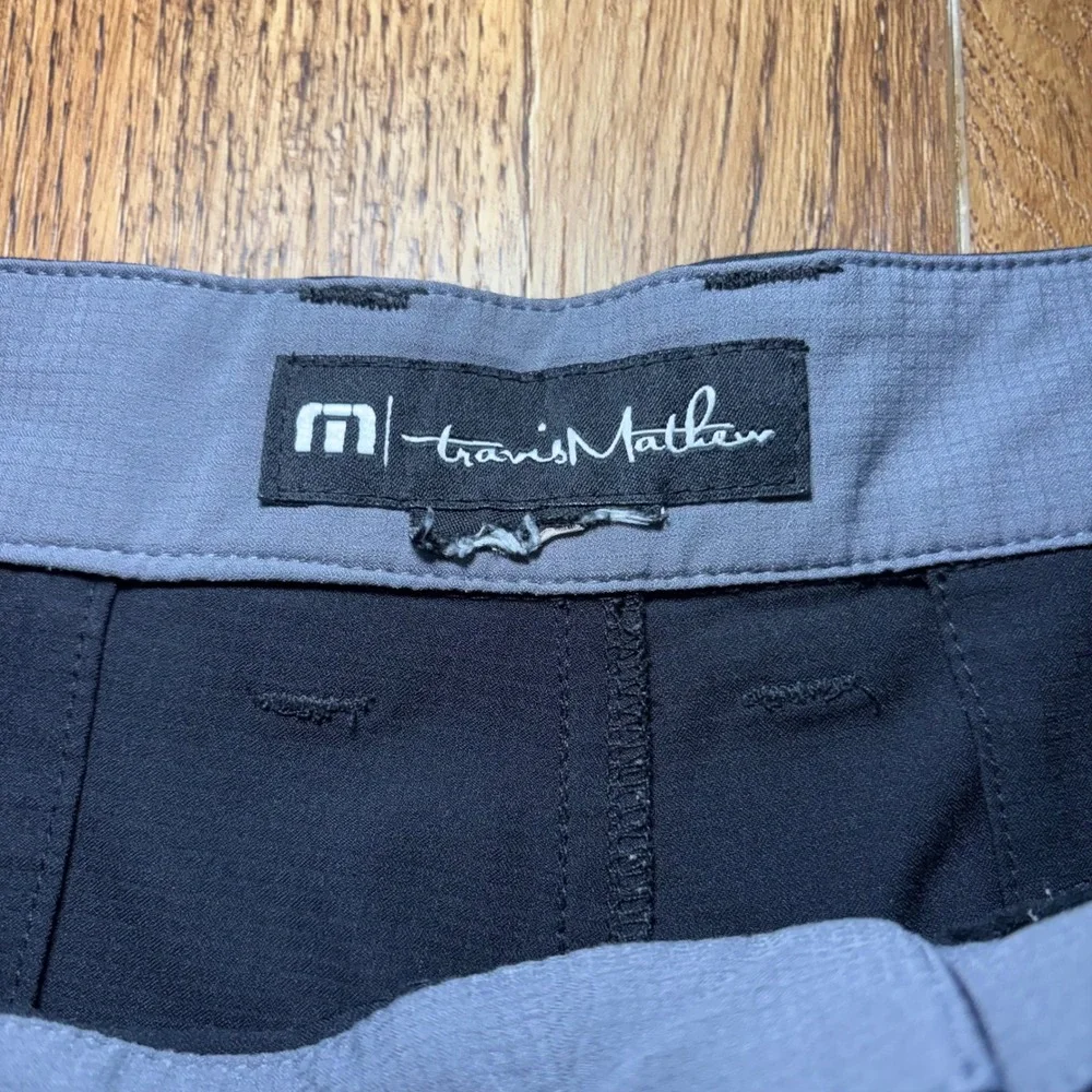 TravisMathew Mens Size 38 Black Golf Shorts Hybrid Flat‎ Front Flaws Read